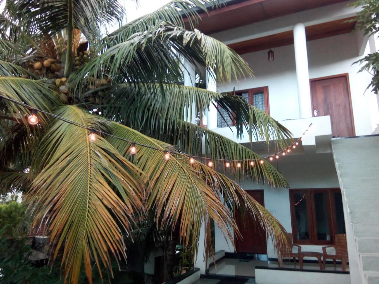 Layback Boutique Surf & Yoga Camp Sri Lanka Hostel Weligama Exterior photo