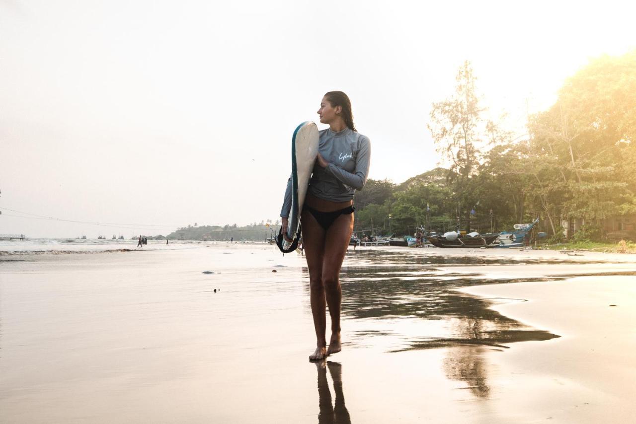 Layback Boutique Surf & Yoga Camp Sri Lanka Hostel Weligama Exterior photo